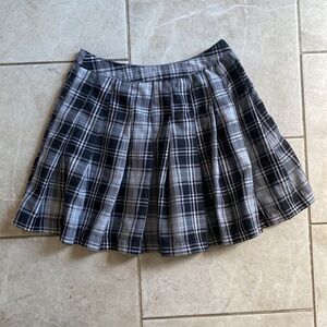 Forever 21 Black, White Grey Plaid Pleated Mini Skirt
